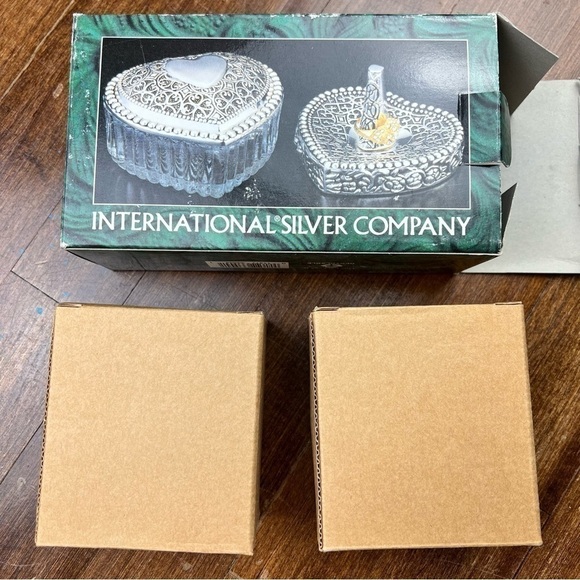 Silverplated Jewelry Box & Ring Holder Heart Shaped NIB International Silver Co. - Picture 2 of 13